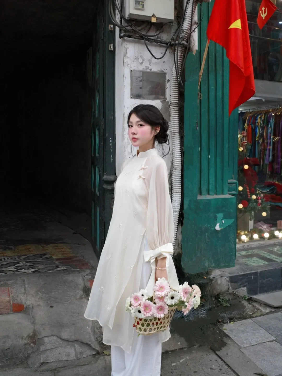 Photo 5 of Áo dài Mộc Miên trắng cách tân nữ
