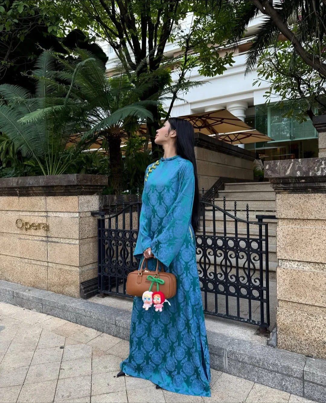 Photo 5 of Áo dài nữ xanh dương Mãn Anh Đường thêu rồng mây