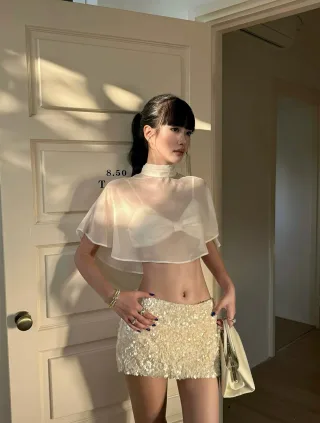 Photo 1 of Set váy sequin kèm cape Venuie nữ