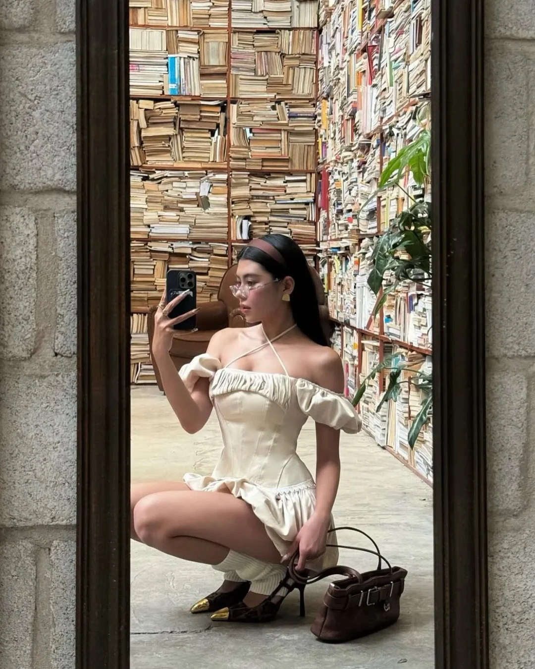 Photo 2 of Set áo váy trễ vai trắng Vivian Cera