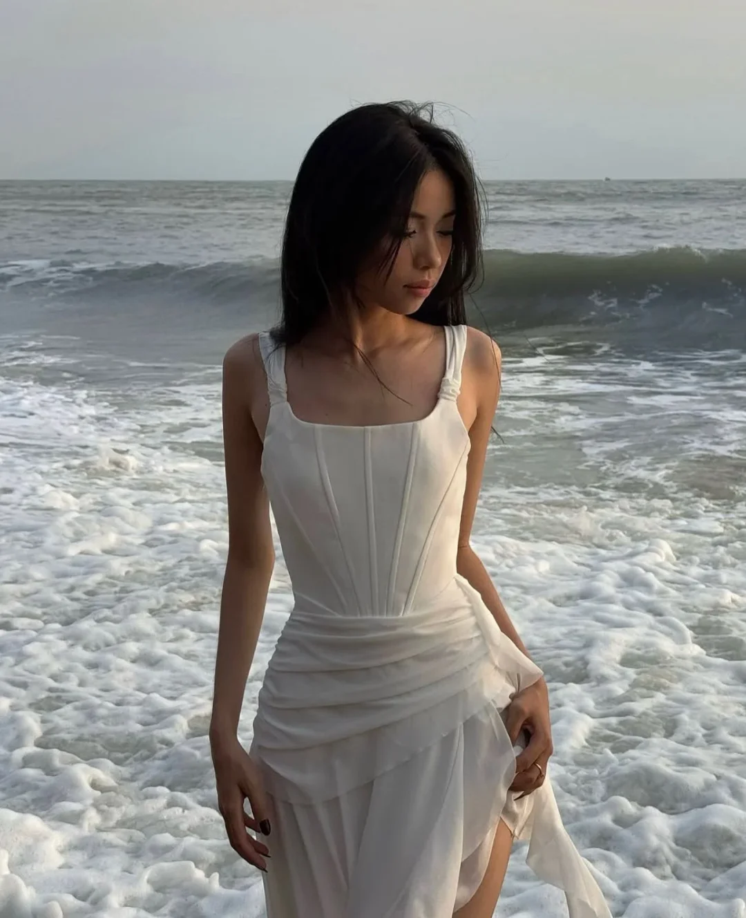 Photo 4 of Đầm tiệc trắng hai dây Mafee Couture