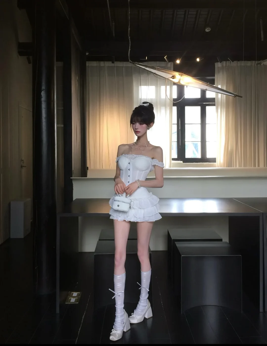 Photo 10 of Set áo corset chân váy trắng Million Lotus