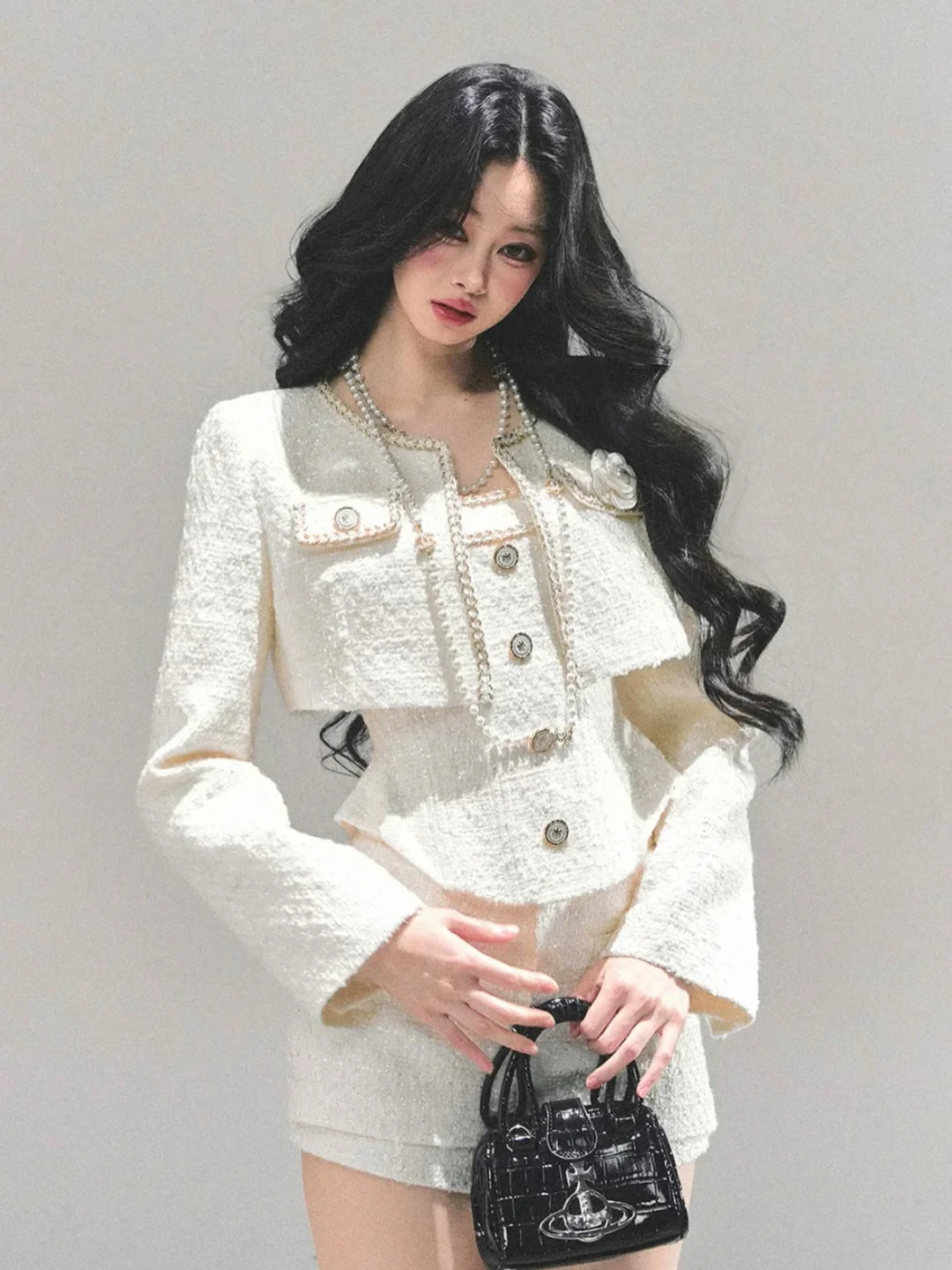 Photo 6 of Set tweed nữ trắng 3 món sang trọng