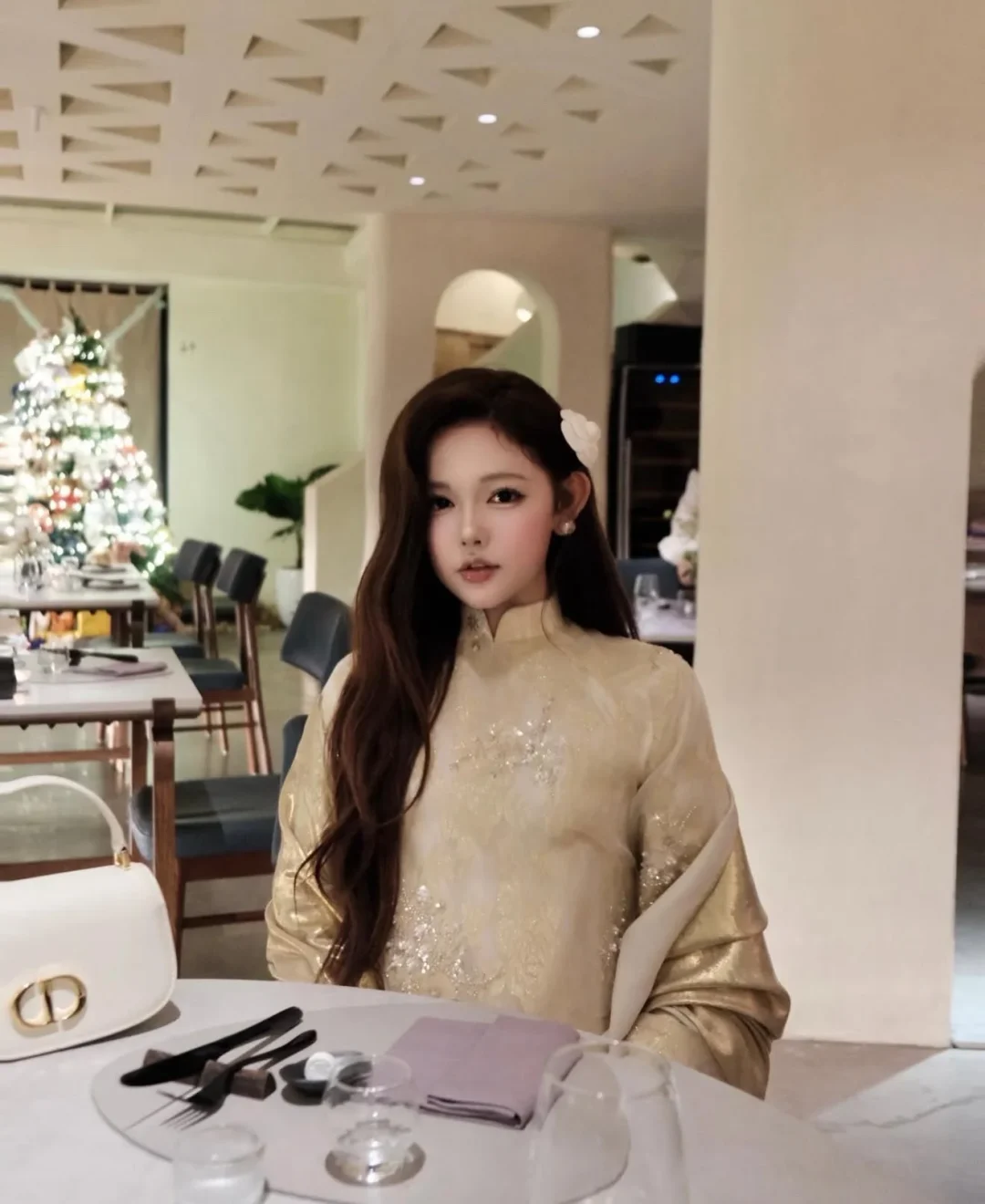 Photo 4 of Áo dài gấm ivory thêu nổi Hiin Design