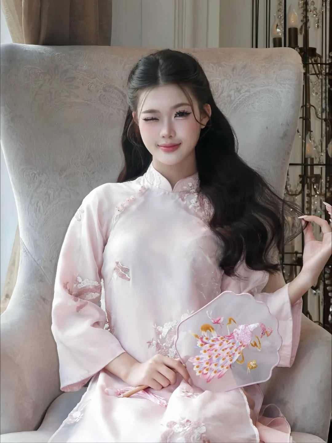 Ảnh 2 của Áo dài tơ thêu hồng nhạt Ngọc Vân Rozzy