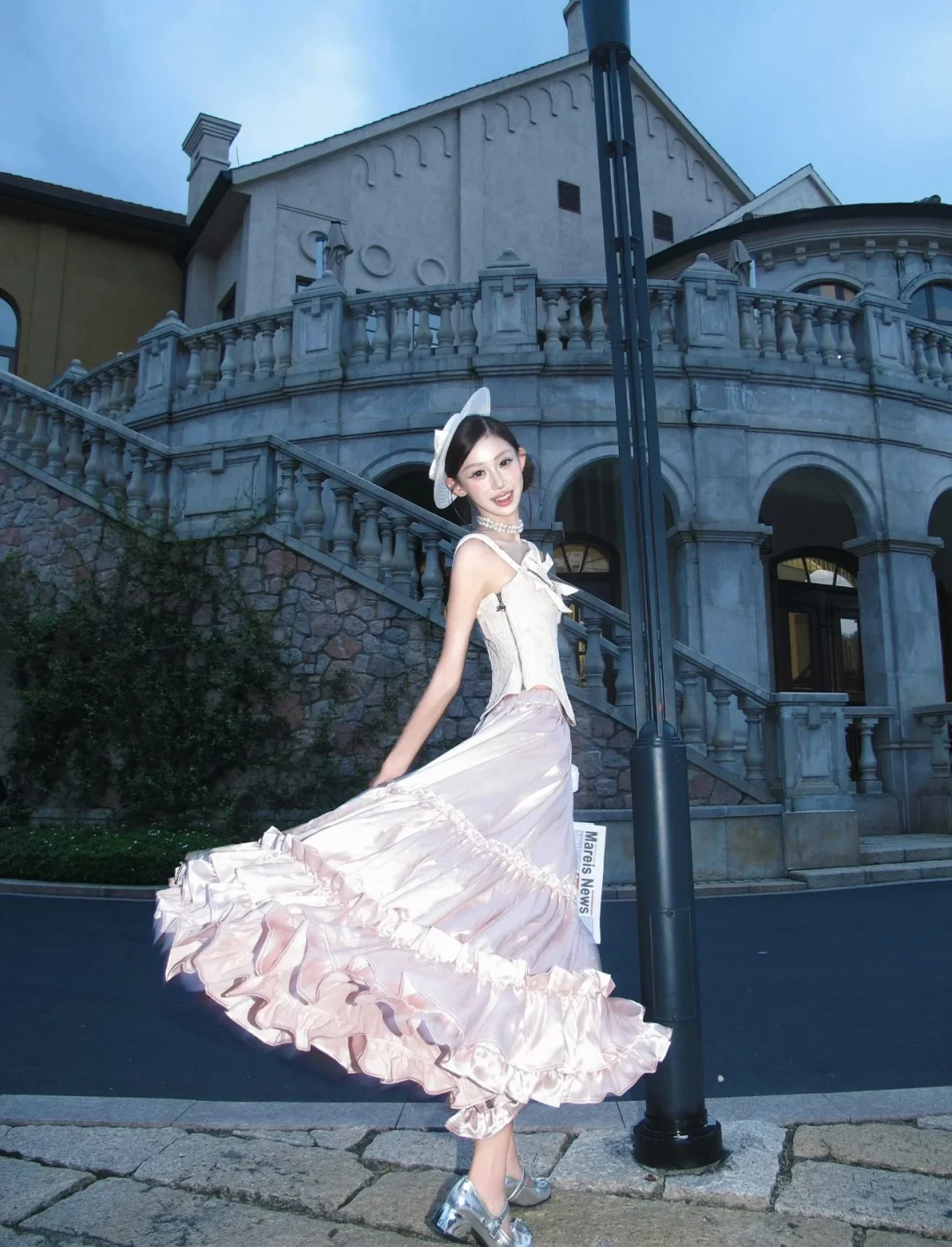 Ảnh 8 của Bộ corset Princess Cynthia trắng kem và chân váy hồng xòe