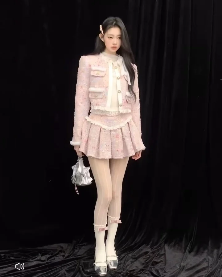 Photo 8 of Set áo khoác váy tweed hồng pastel nữ