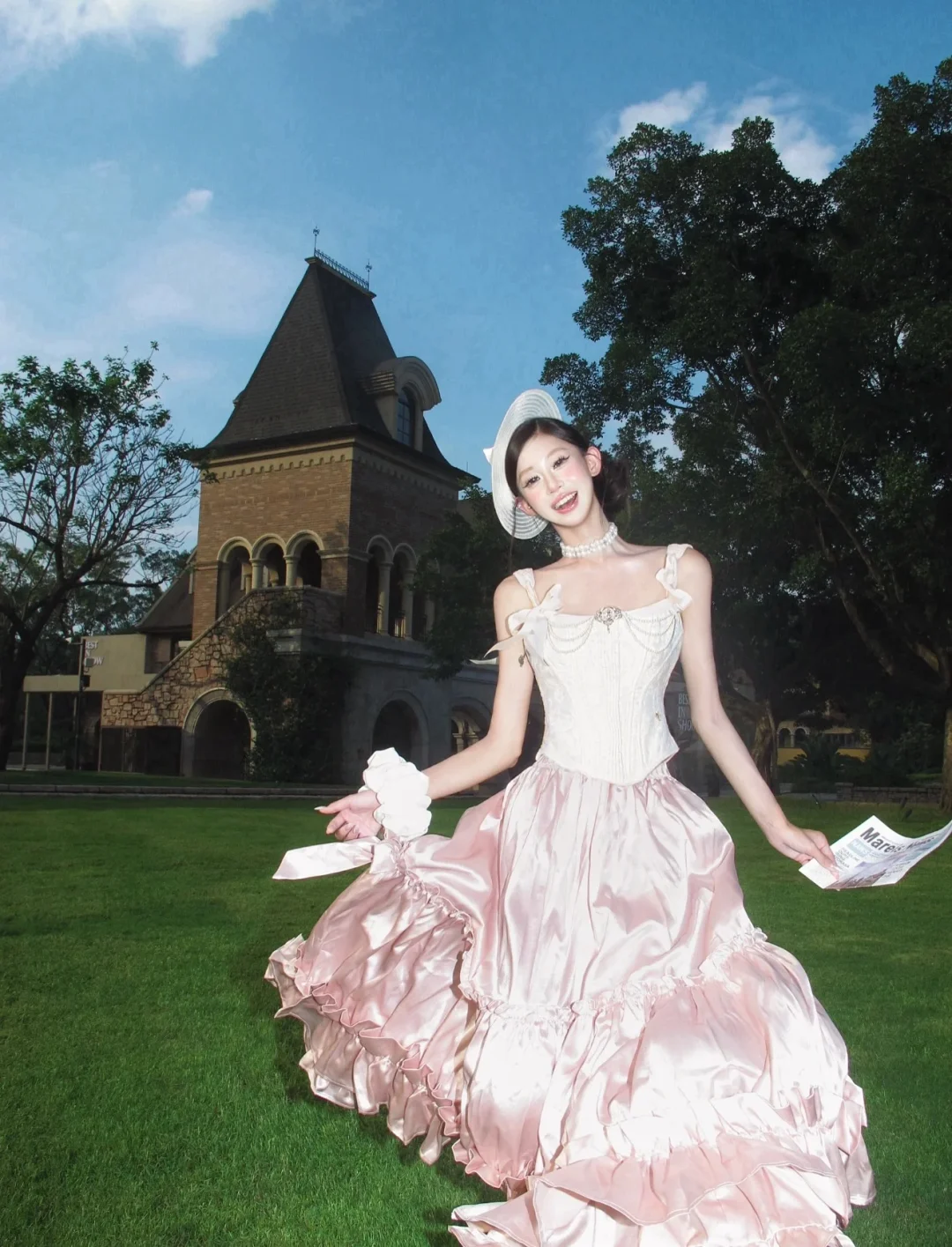 Ảnh 1 của Bộ corset Princess Cynthia trắng kem và chân váy hồng xòe