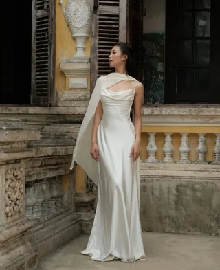 Ảnh 4 của Váy dạ hội satin lụa kem Hera Juliet