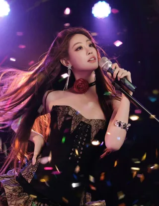 Ảnh 2 của Set Poison ren đen Lsoul size M nữ
