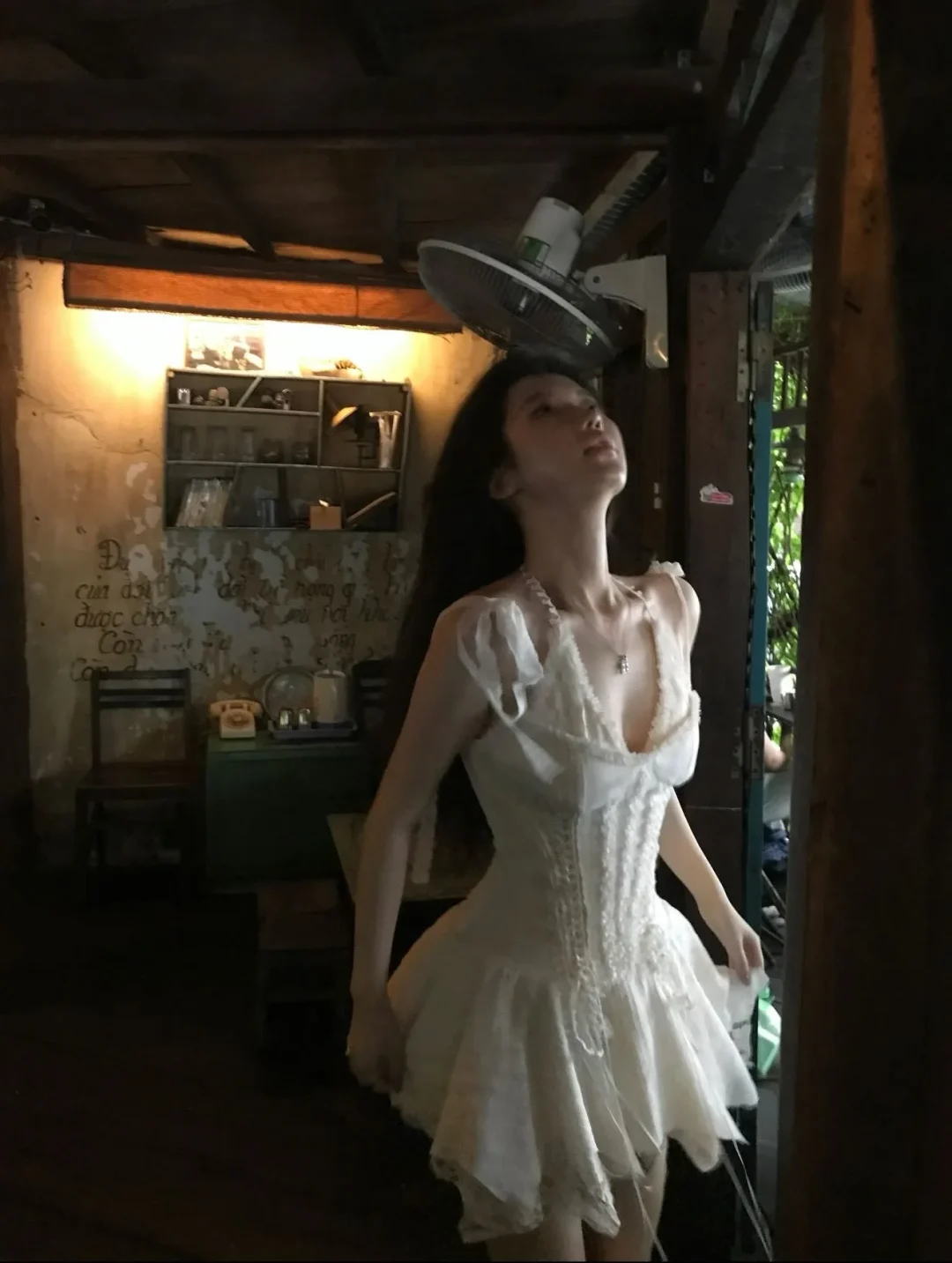 Photo 1 of Váy corset trắng ruffle TRISSY size S