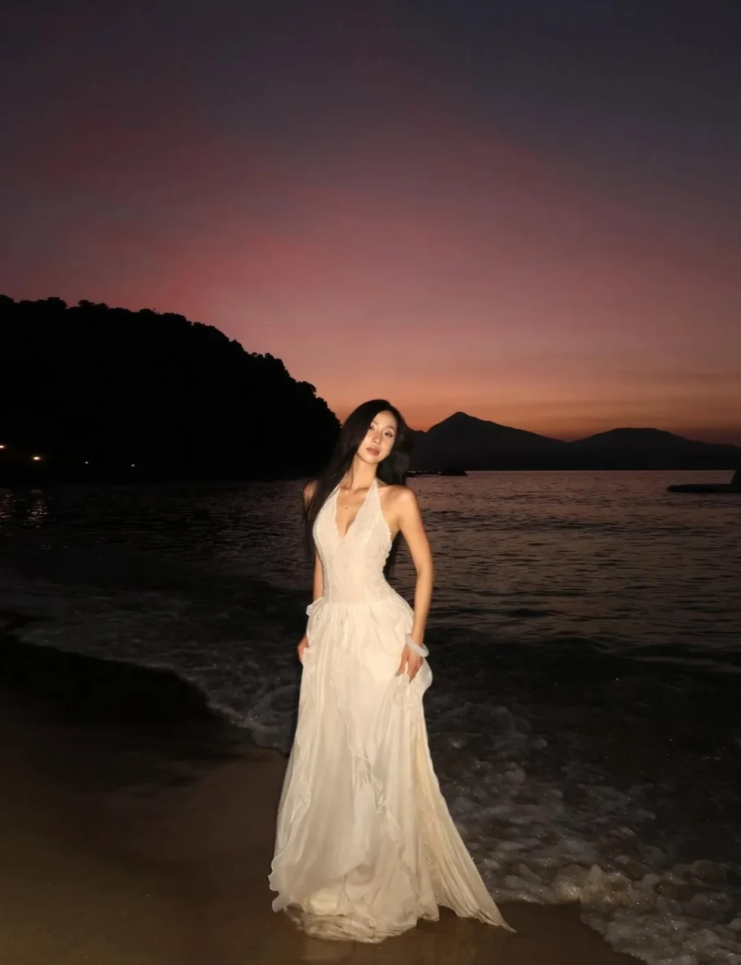 Ảnh 6 của Đầm maxi trắng hở lưng Amelie Cersi