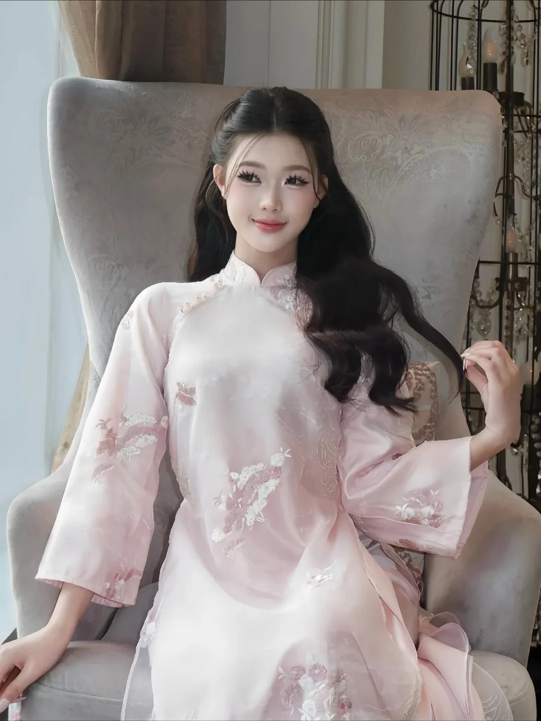 Ảnh 1 của Áo dài tơ thêu hồng nhạt Ngọc Vân Rozzy