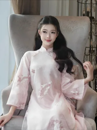Ảnh 1 của Áo dài tơ thêu hồng nhạt Ngọc Vân Rozzy