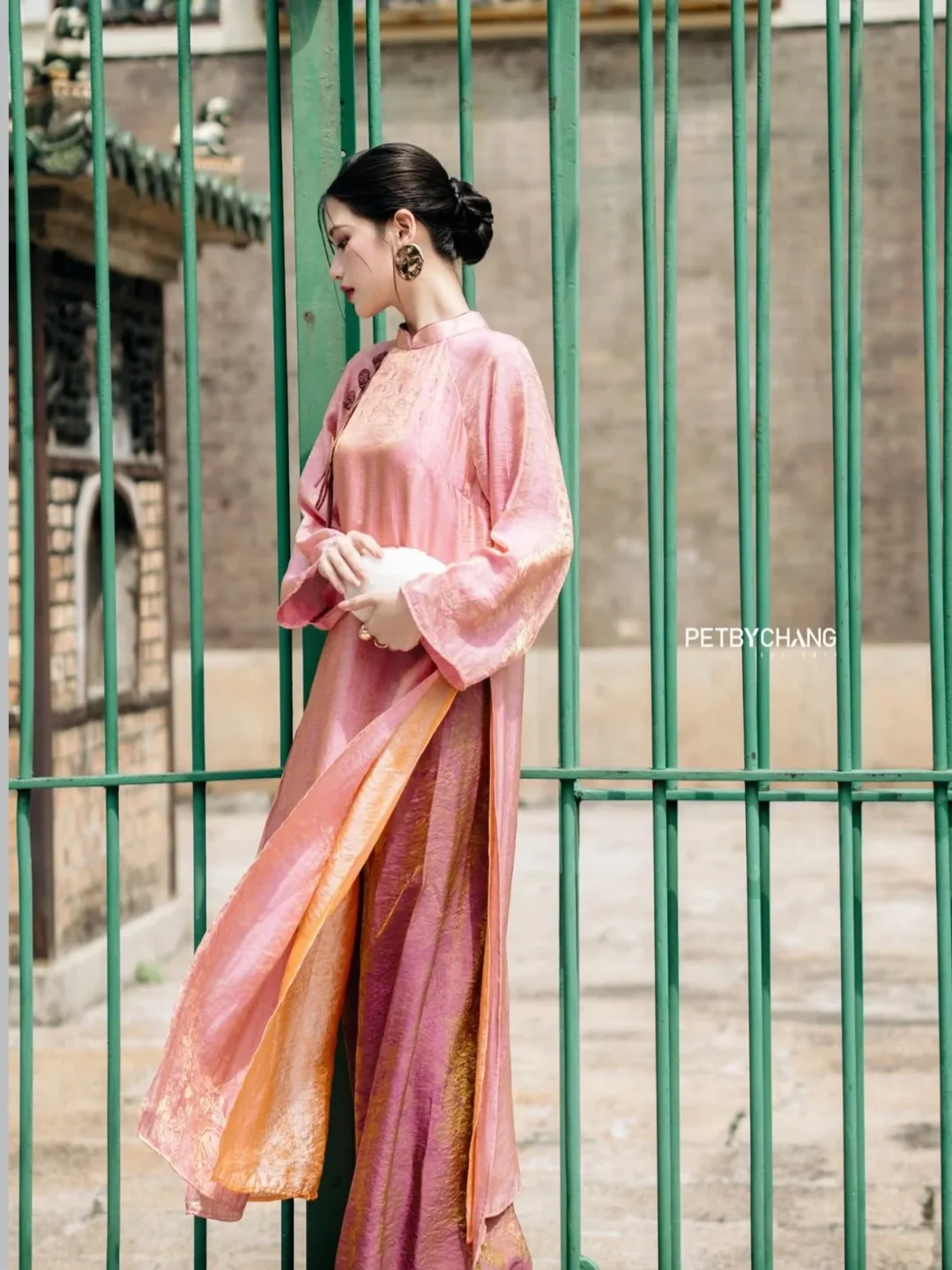 Photo 7 of Áo dài cách tân hồng nữ Petbychang DH0015