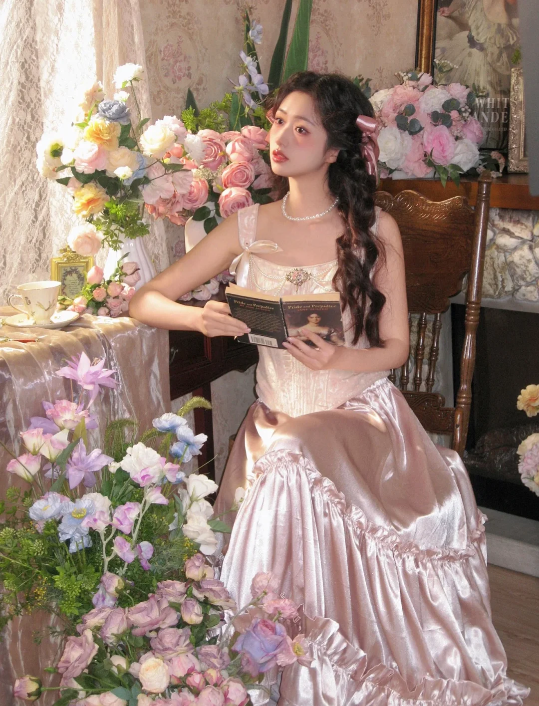 Ảnh 9 của Bộ corset Princess Cynthia trắng kem và chân váy hồng xòe