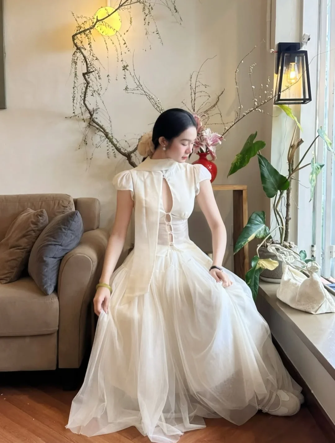 Ảnh 4 của Set áo voan tay phồng và chân váy lưới trắng