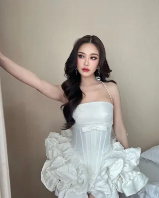 Ảnh 2 của Váy tiệc trắng corset ruffle Lola