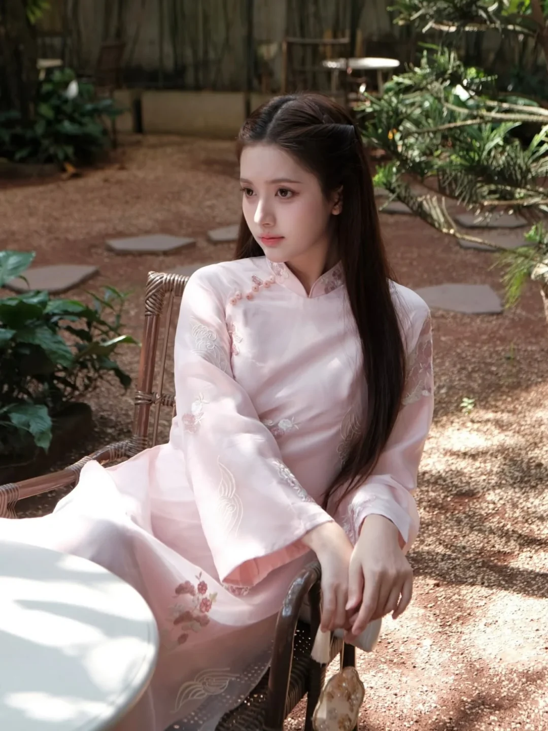 Ảnh 7 của Áo dài tơ thêu hồng Ngọc Vân Rozzy