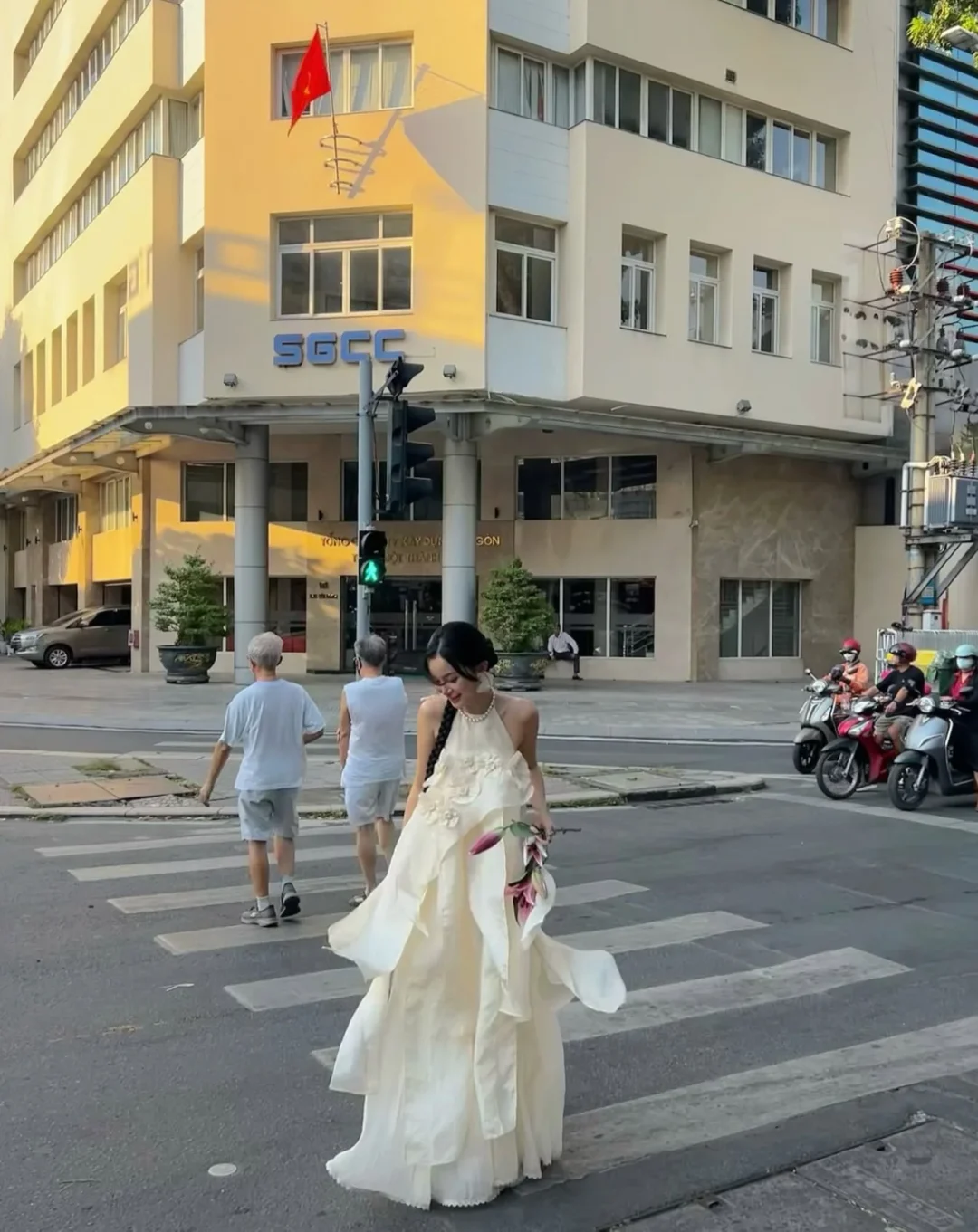 Photo 9 of Set áo váy trắng Hona-Mi The Country Boutiques