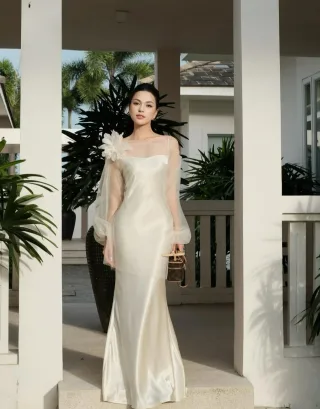 Photo 1 of Đầm Iris DK0011 satin trắng kem dạ hội