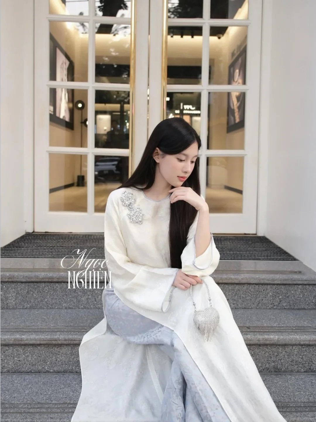 Photo 1 of Áo dài nữ cách tân trắng Bích Dao Nhi