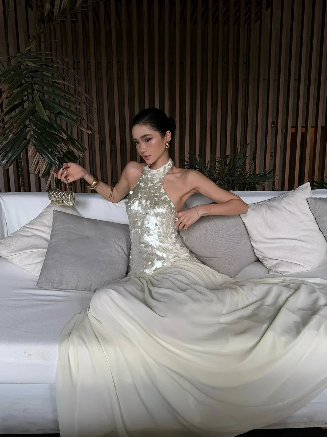 Ảnh 1 của Đầm sequin cổ yếm trắng kem Rovente