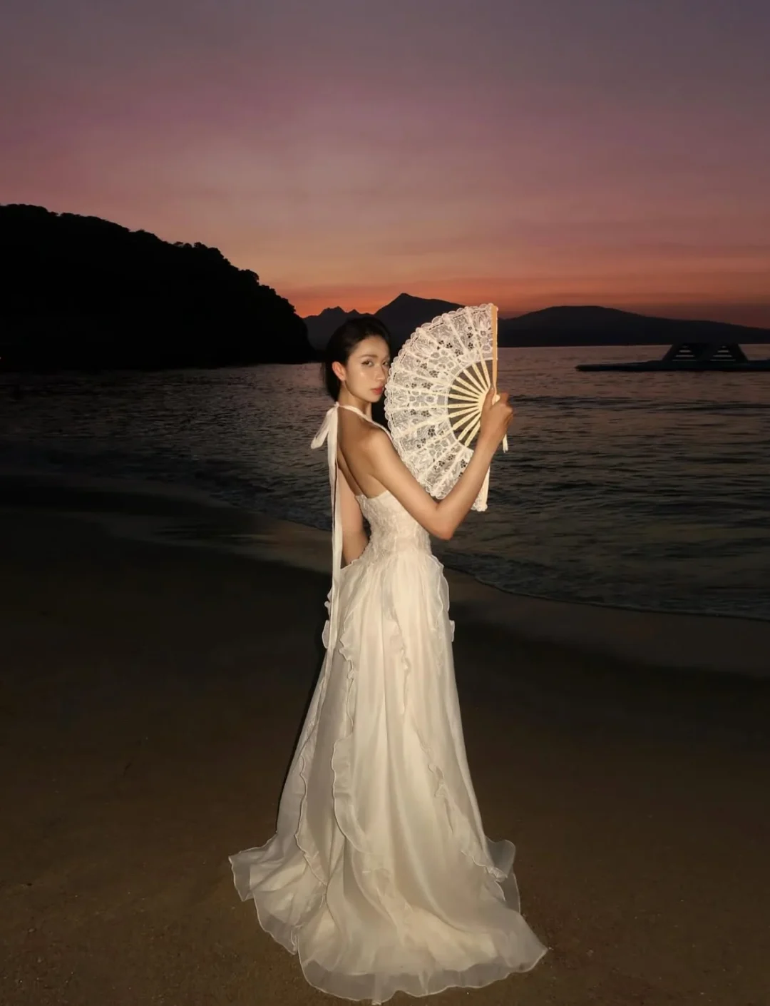 Ảnh 1 của Đầm maxi trắng hở lưng Amelie Cersi