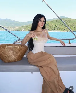 Photo 3 of Bộ Corset Kim Tuyến Kèm Quần Wavy Nữ