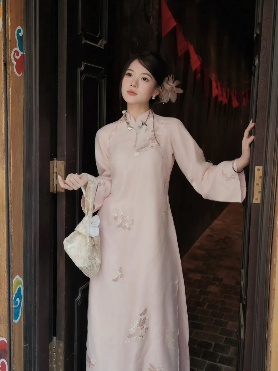 Ảnh 6 của Áo dài tơ thêu Ngọc Vân hồng pastel
