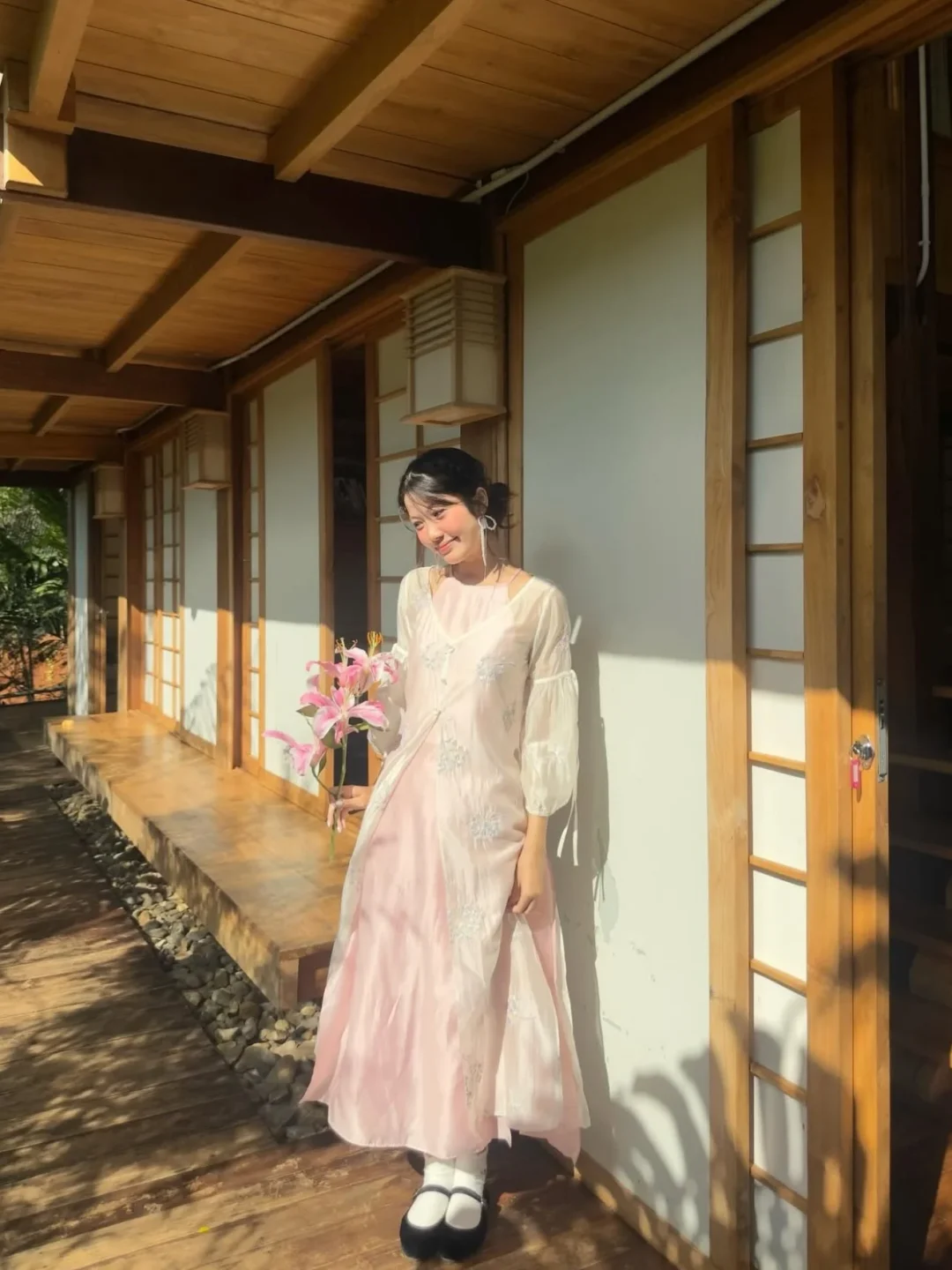 Photo 4 of Áo dài yếm hồng thêu hoa Lollie Studio