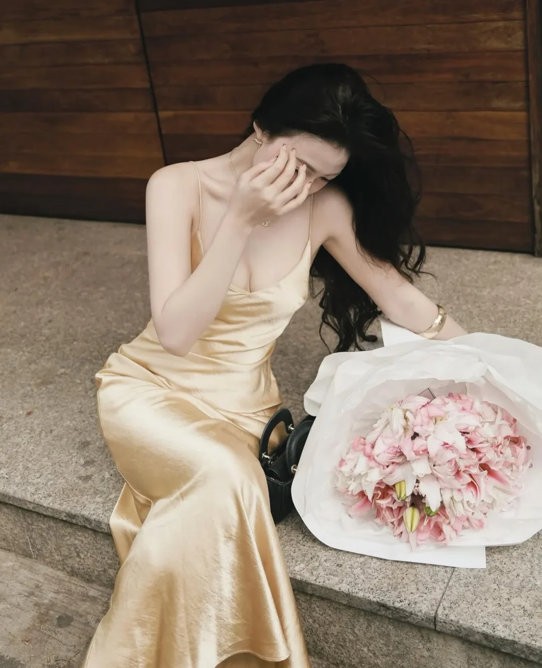 Ảnh 1 của Đầm lụa vàng dài hai dây sang trọng
