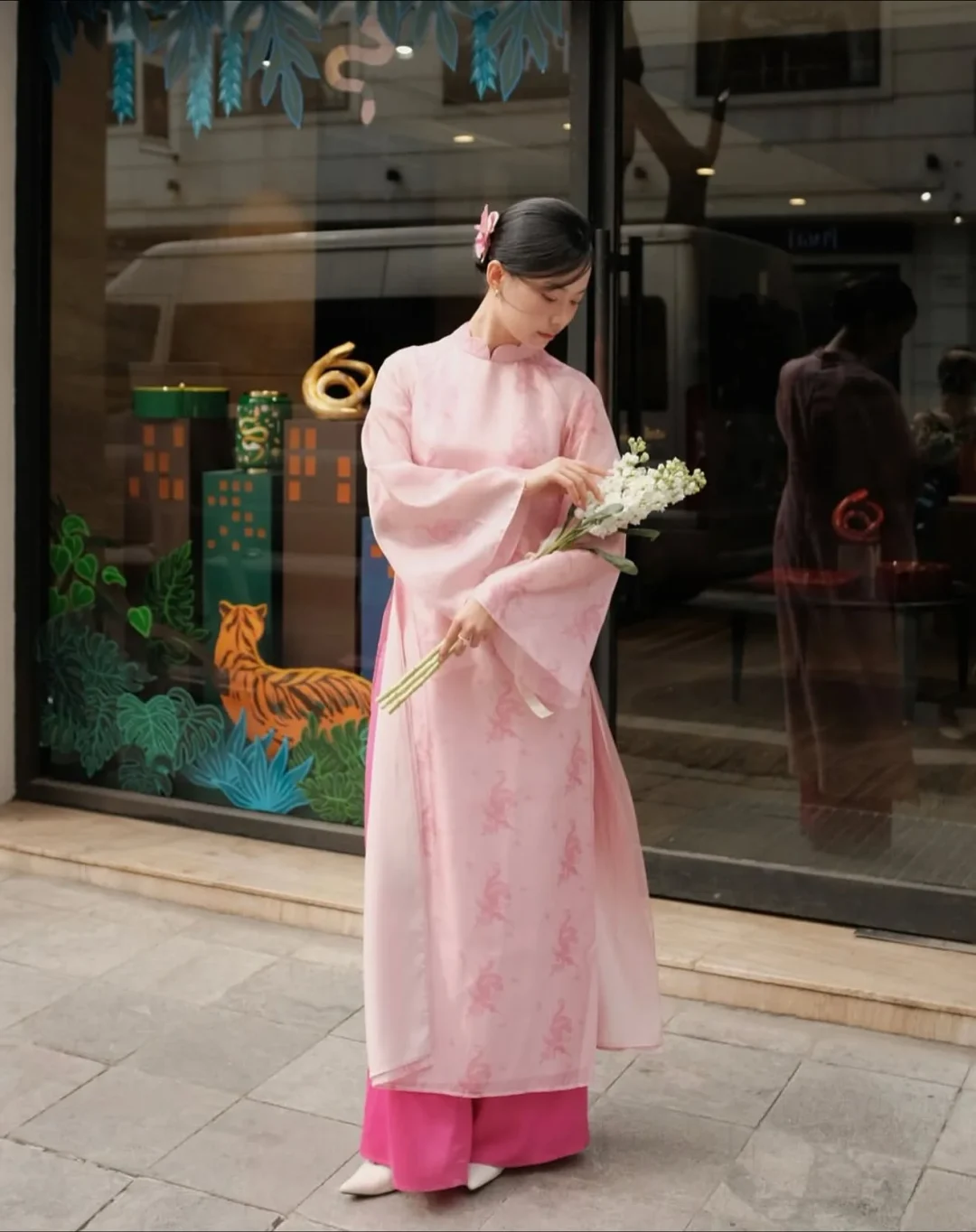 Photo 10 of Áo dài tơ hồng Thy Loan size S Lalin