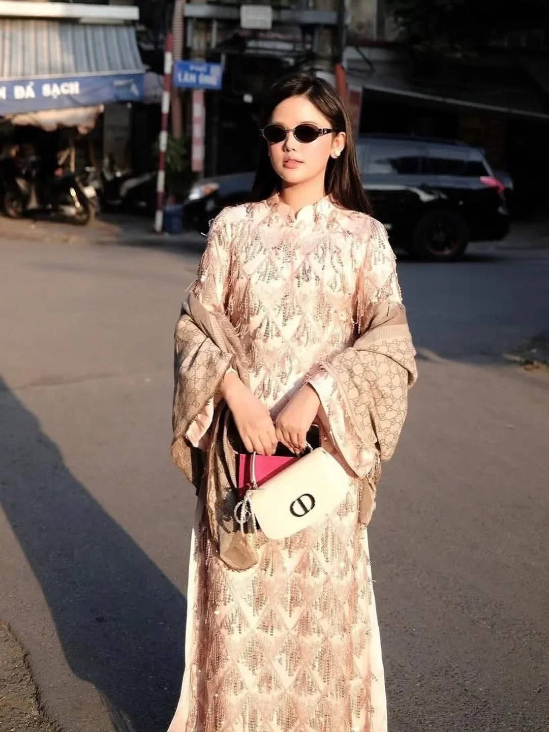Photo 5 of Áo dài hồng phấn sequin tua rua nữ