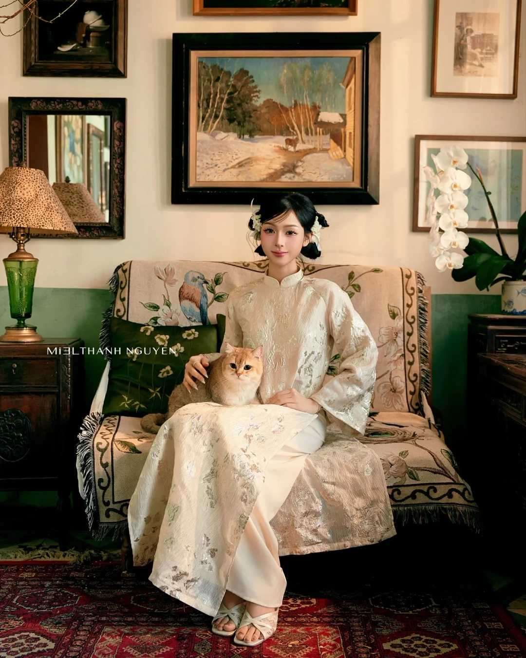 Photo 1 of Áo dài lụa thêu hoa kem nữ Kim DK0014