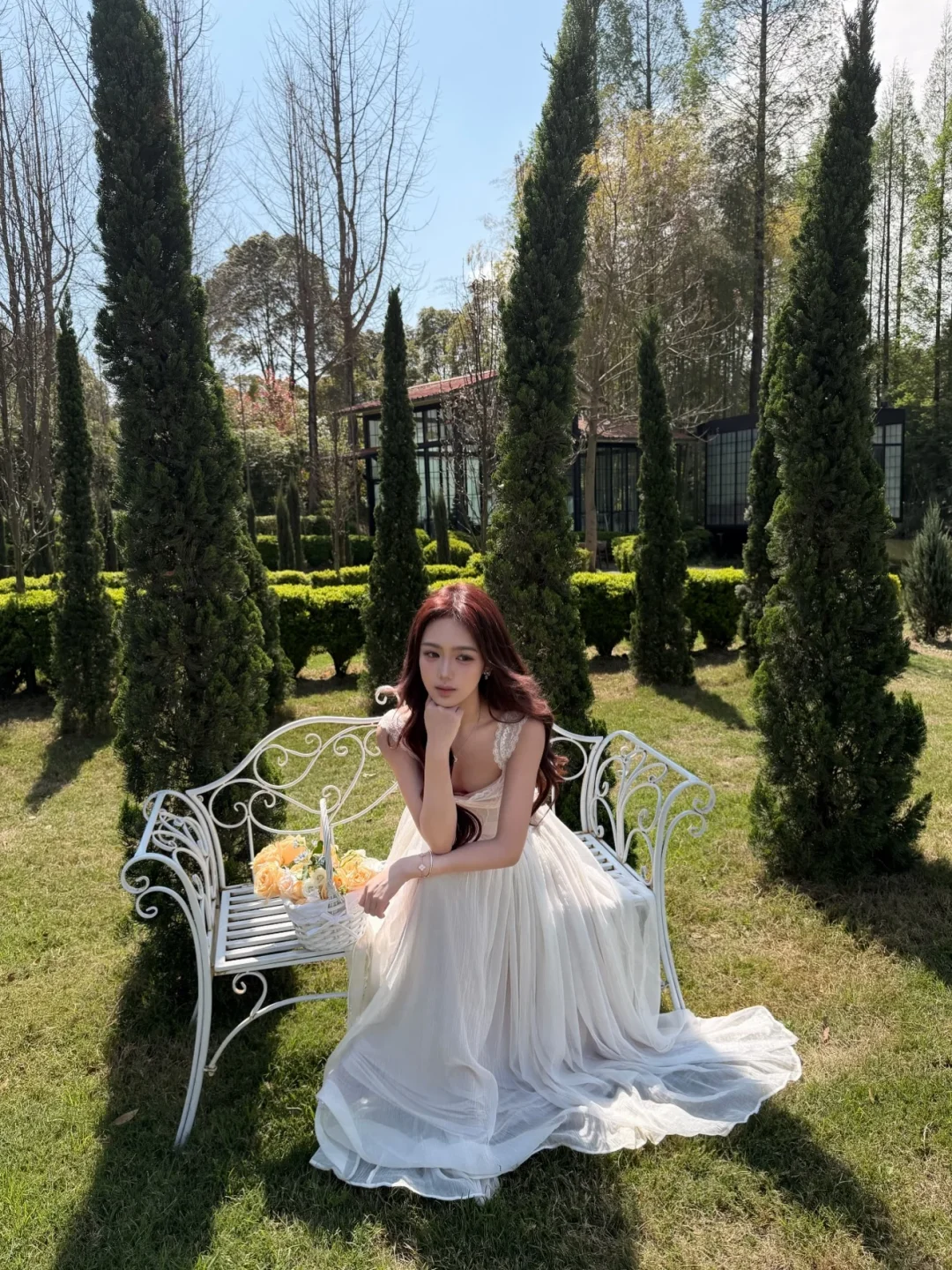 Photo 9 of Đầm maxi trắng ren hở lưng Lattitude