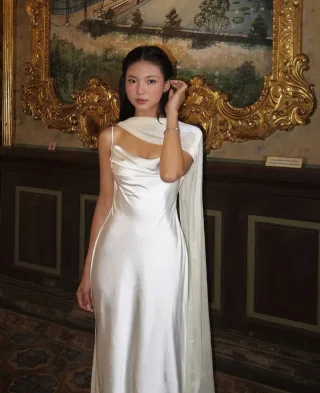 Ảnh 2 của Váy dạ hội satin lụa kem Hera Juliet