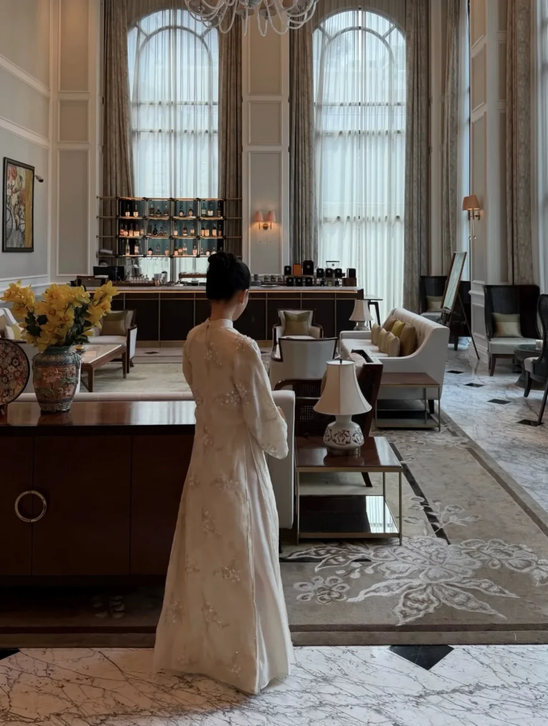 Photo 3 of Áo dài gấm ivory thêu nổi nữ