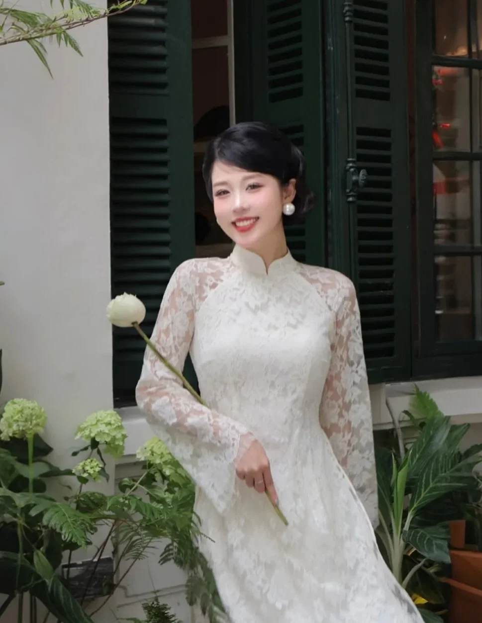 Ảnh 8 của Áo dài ren trắng nữ Tú Vy Maison Havu