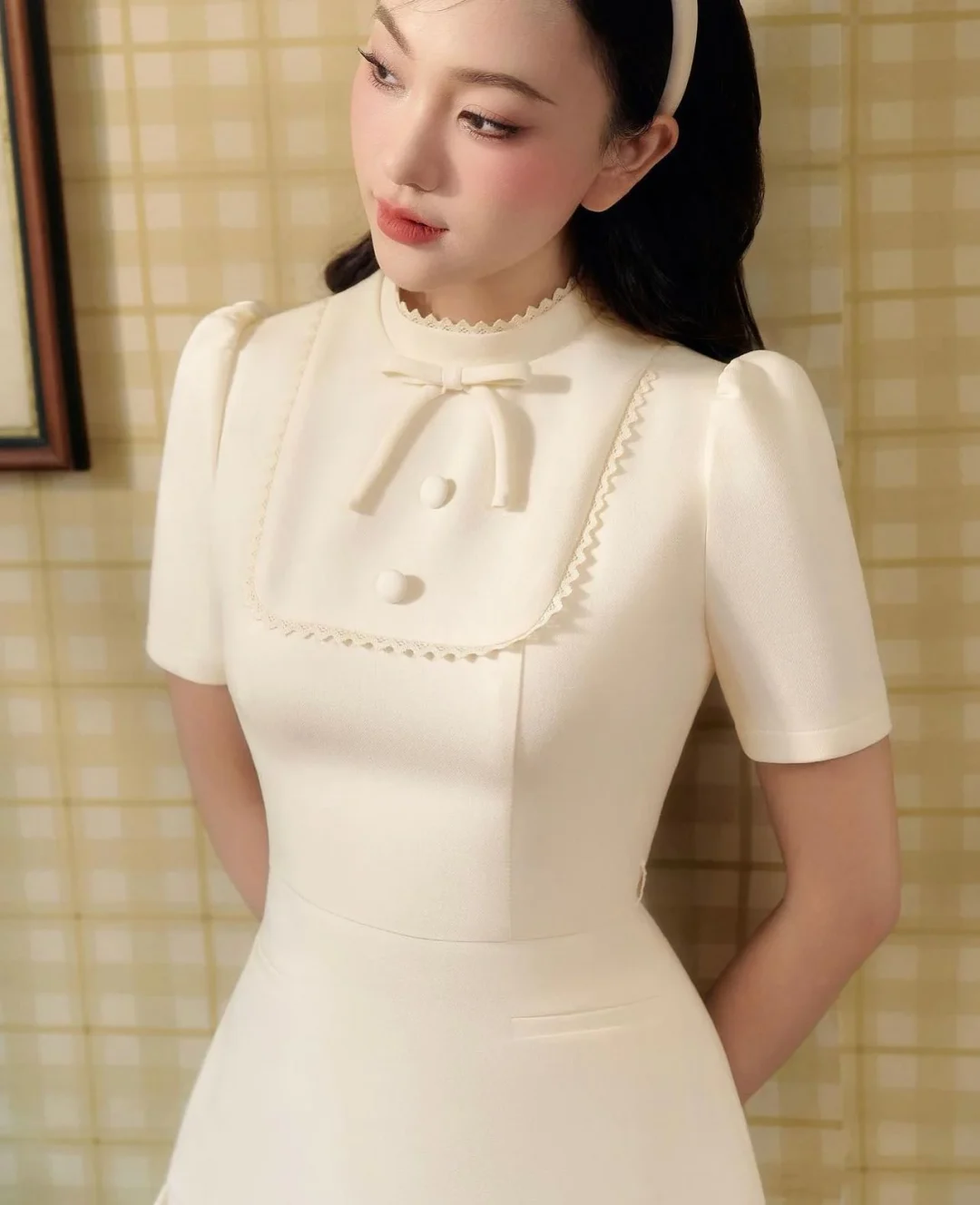 Ảnh 6 của Váy cổ nơ trắng kem Jessie Dress