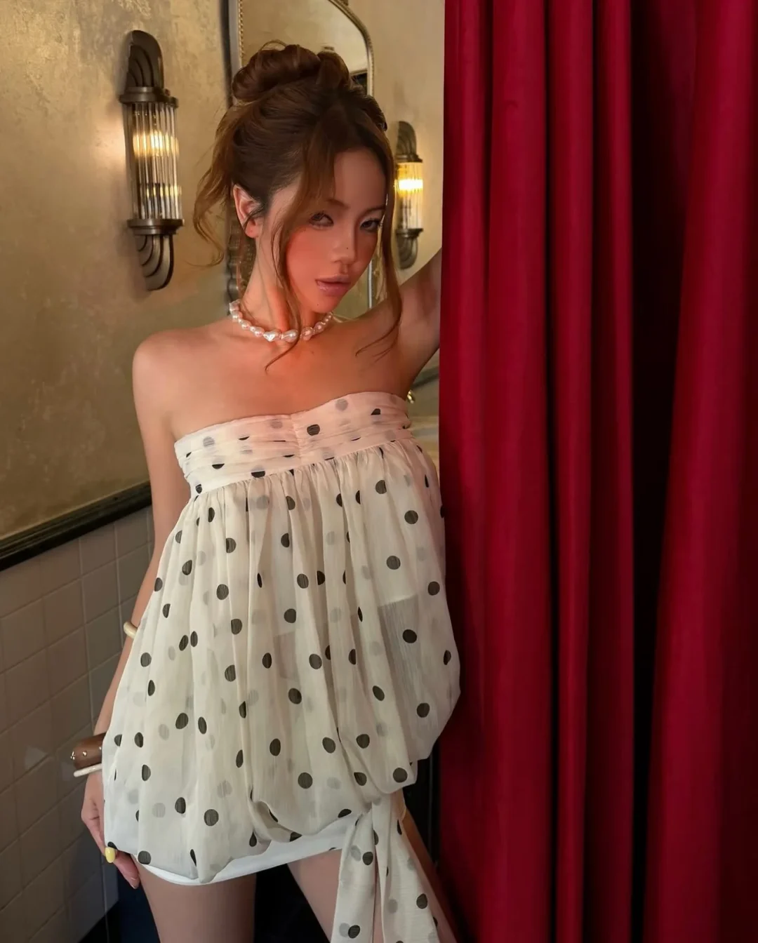 Photo 5 of Váy strapless chấm bi trắng Elio DT0058
