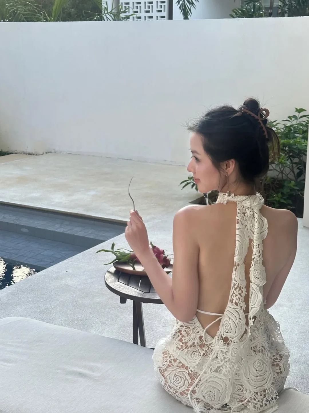 Photo 5 of Váy ren trắng dài một vai Vera
