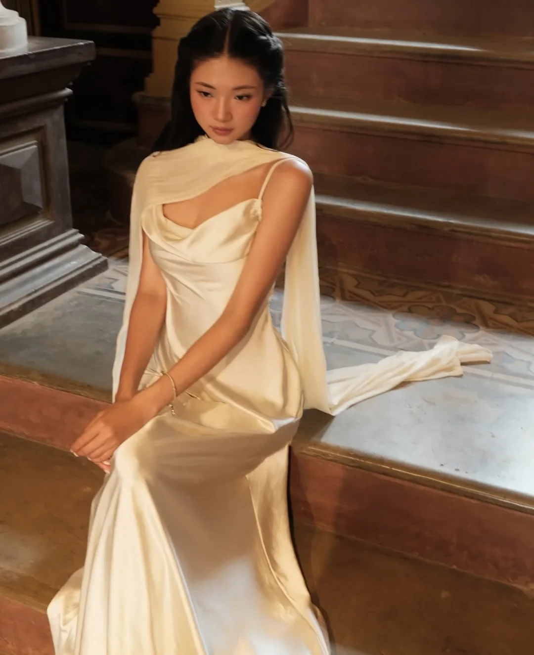 Ảnh 1 của Váy dạ hội satin lụa kem Hera Juliet