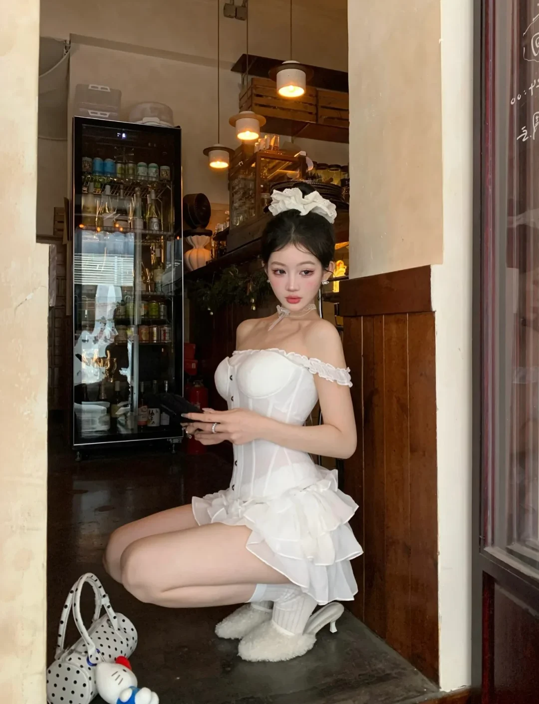 Ảnh 3 của Set áo corset ren trắng Million Lotus