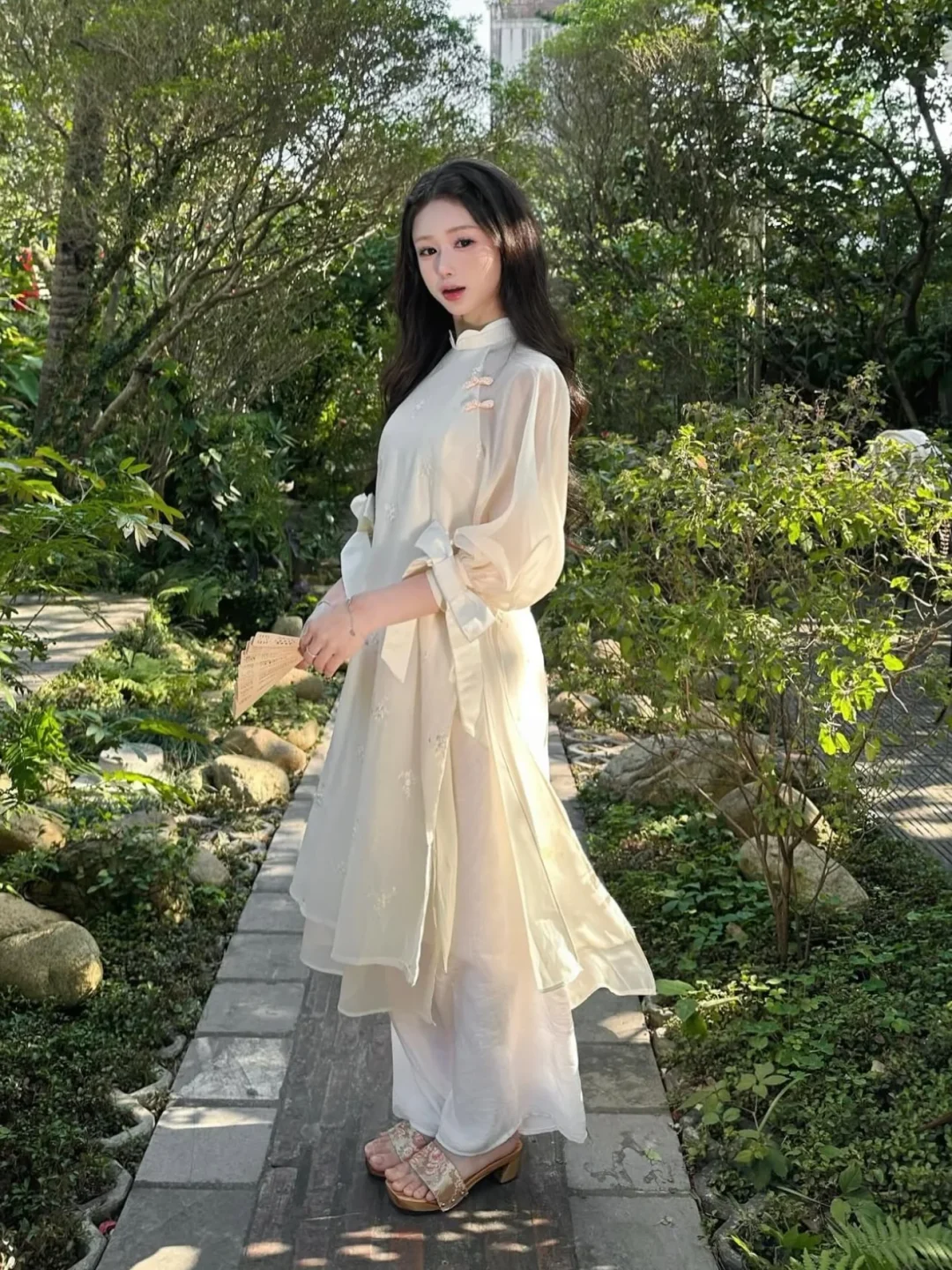 Photo 8 of Áo dài Mộc Miên trắng cách tân nữ