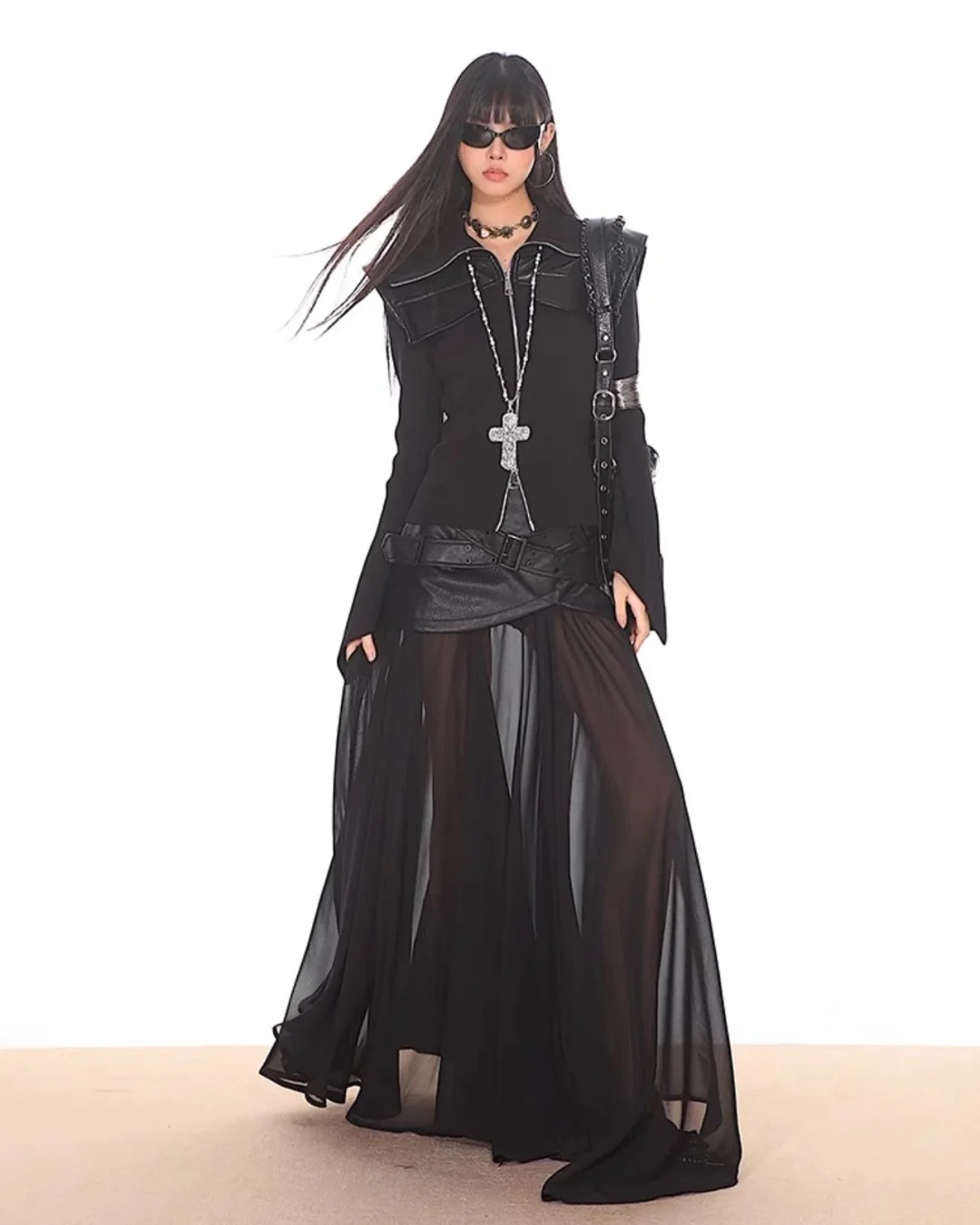 Photo 4 of Set áo dệt kim da và váy lưới gothic nữ