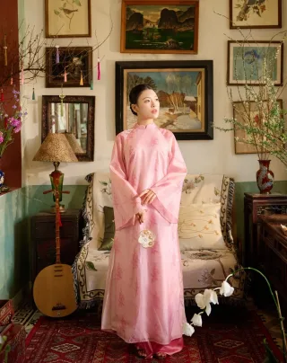 Photo 1 of Áo dài tơ hồng Thy Loan size S Lalin