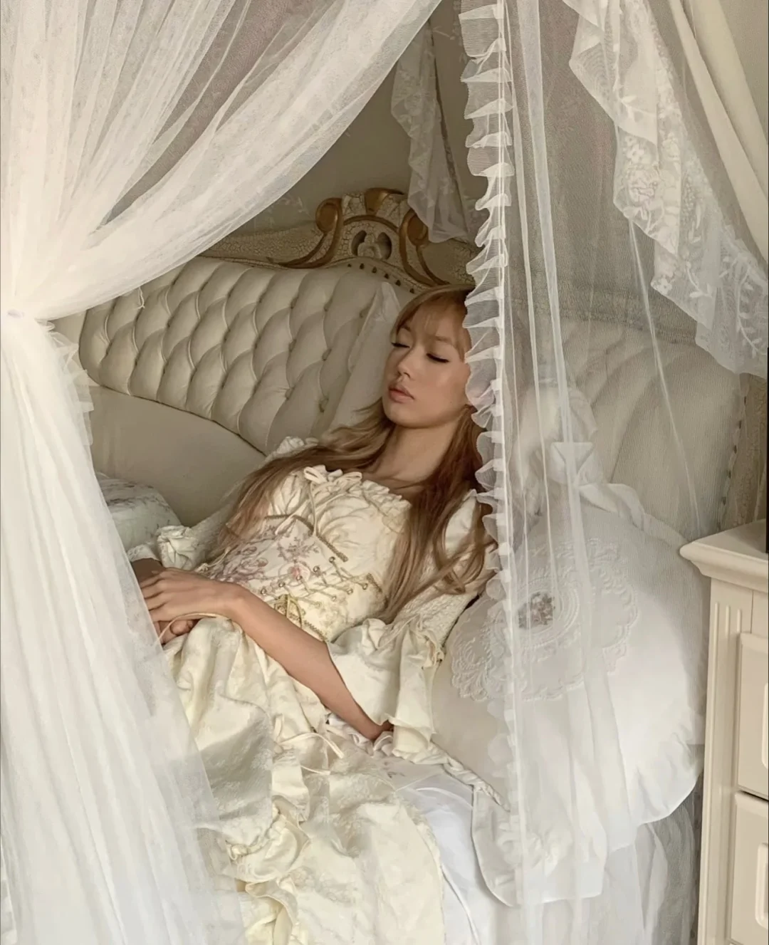 Ảnh 7 của Bộ Corset Đầm Trắng Angel’s Cradle LACEMACE
