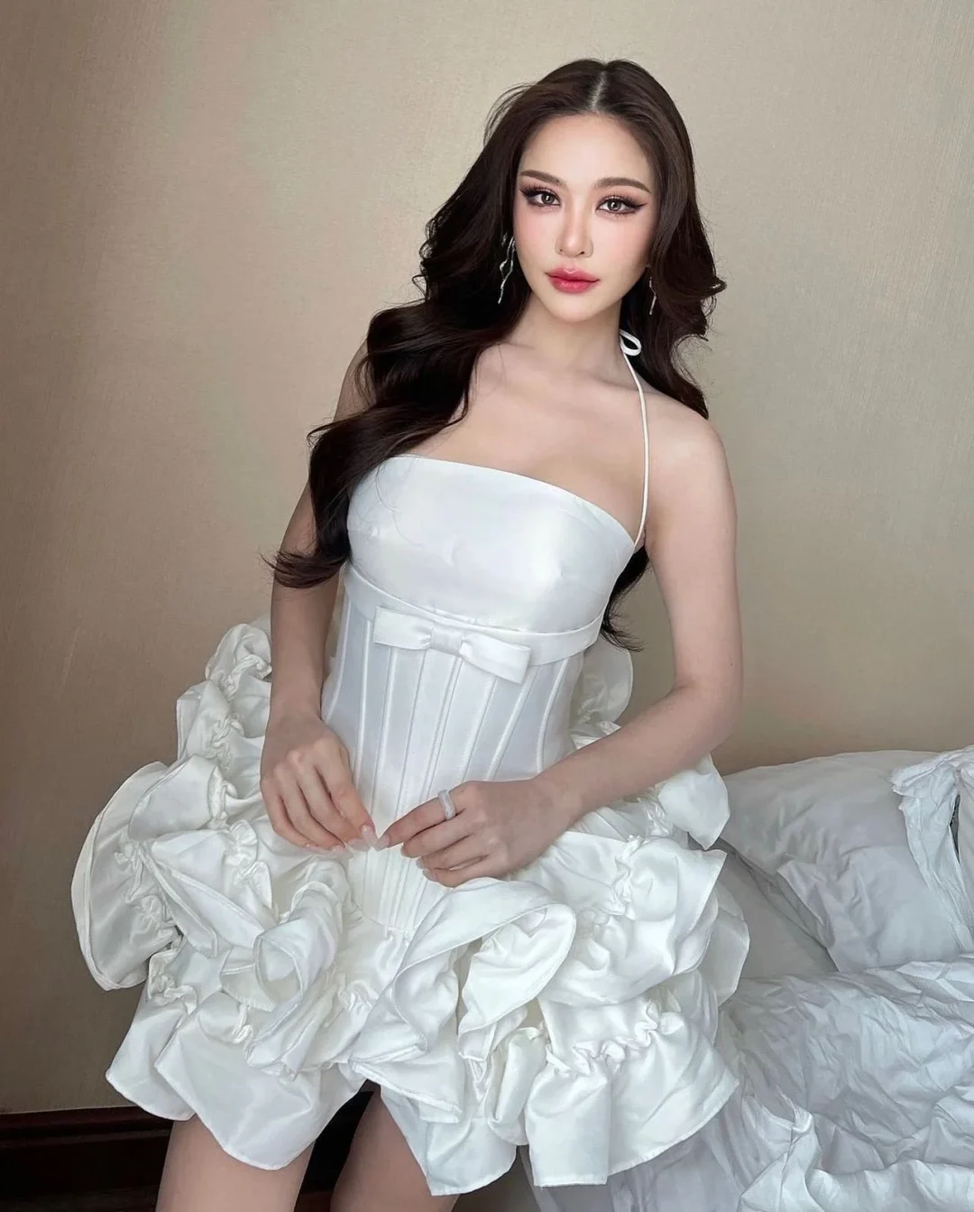 Ảnh 3 của Váy tiệc trắng corset ruffle Lola