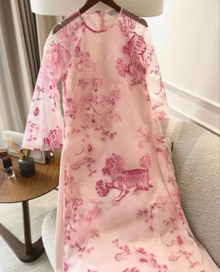 Photo 3 of Áo dài organza thêu hoa EDINI kèm quần hồng